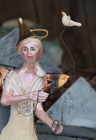 ANIOŁ  TURMALINOWY  Z PTASZKIEM