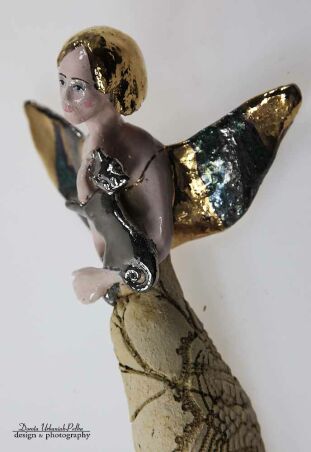 ANIOŁ TURMALINOWY Z PLATYNOWANYM KOTEM