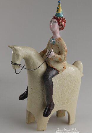 KONIK Z PASTELOWYM JO