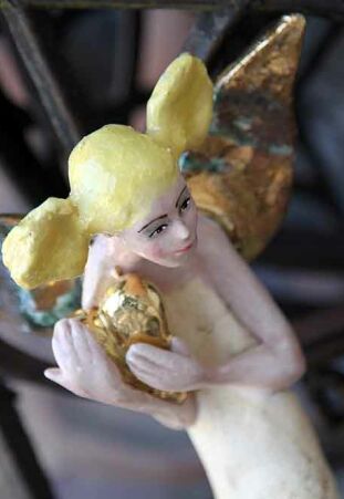 ANIOŁ TURMALINOWY ZE ZŁOTYM SERCEM