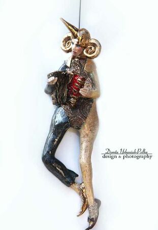 CESARZ WŚRÓD HARMONISTÓW