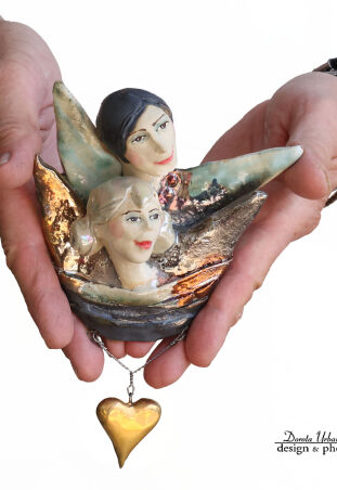 CERAMICZNE GŁOWY ANIELSKIE ZE ZŁOTYM SERCEM