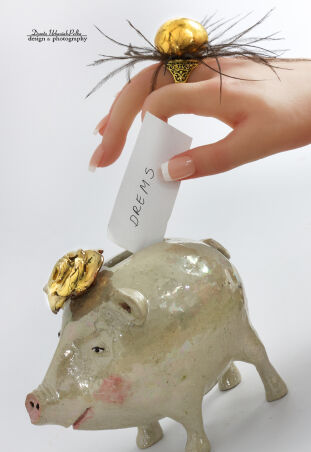 ŚWINKA ZE ZŁOTĄ RÓŻĄ - SEKRETNE PUDEŁKO