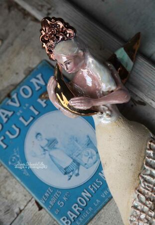 ANIOŁ  TURMALINOWY  ZE ZŁOTYM KSIĘŻYCEM