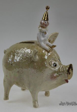 ŚWINKA Z LOKATOREM -  BIAŁYM PIERROTKIEM