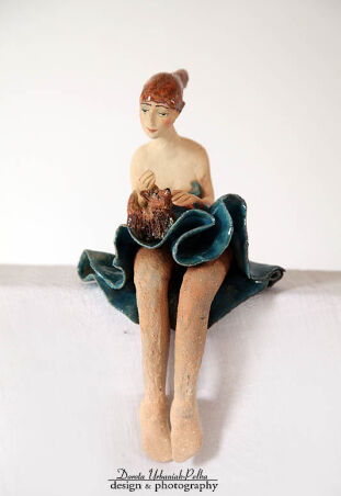 NIEBIESKA DZIEWCZYNA Z YORKIEM