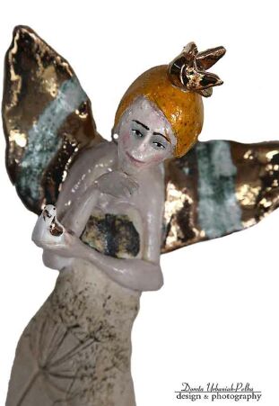 ANIOŁ TURMALINOWY   ZE ZŁOTYMI  PTAKAMI