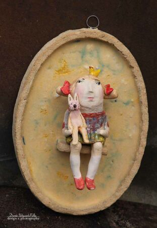 DZIEWCZYNA Z KRÓLIKIEM W ODCIENIACH CYTRYNOWYCH