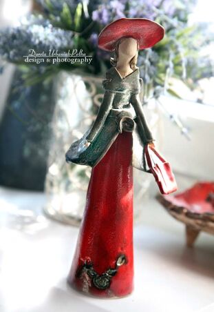 W CZERWIENIACH ELEGANTKA