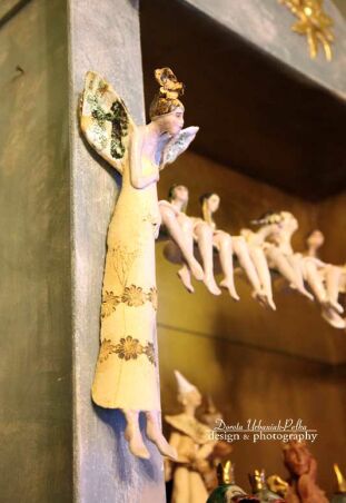 O SKRZYDŁACH TURMALINOWYCH