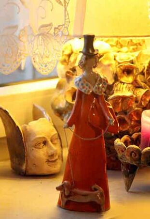 DZIEWCZYNA  Z FAFIKIEM