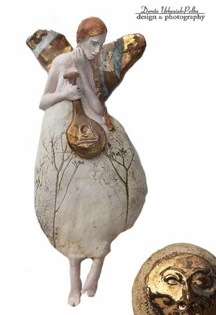 ANIOŁ ULOTNY ZE STRUNOWYM INSTRUMENTEM