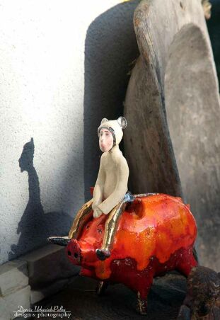 ŚWINKA KARNAWAŁOWA  Z KRÓLIKIEM - SKARBONKA