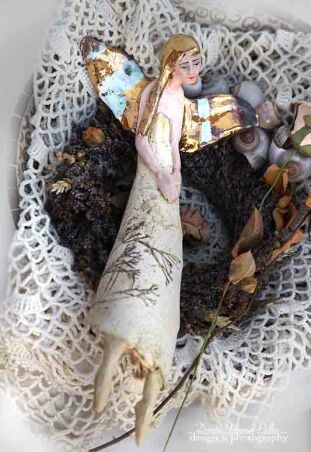 ANIOŁ ZŁOTOWŁOSY O SKRZYDŁACH TURMALINOWYCH