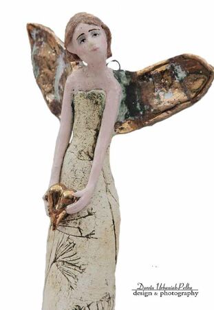 ANIOŁ TURMALINOWY ZE ZŁOTYM SERCEM