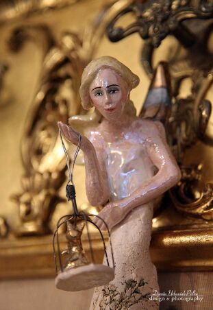 ANIOŁ TURMALINOWY ZE  ZŁOTYM KOTEM W KLATCE 