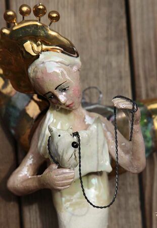 ANIOŁ TURMALINOWY Z BIAŁYM WESTEM