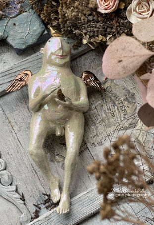 MIEDZIANOSKRZYDŁY Z PTAKIEM PUSZCZA OKO