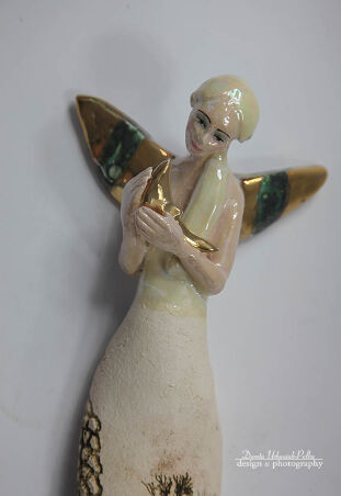 ANIOŁ TURMALINOWY ZE ZŁOTYMI  KSIĘŻYCEM