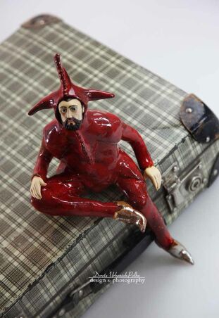 STAŃCZYK NA WALIZKACH