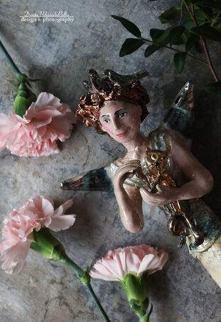 ANIOŁ Z TURMALINOWY  ZE ZŁOTYM KOTEM