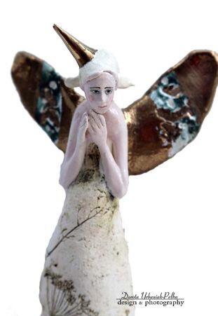 ANIOŁ TURMALINOWY   ZE ZŁOTYM CZUBKIEM