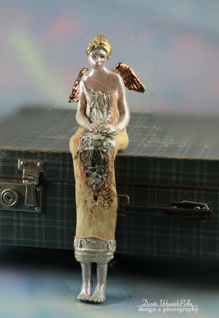 MIEDZIANOSKRZYDŁY Z PUSTYMI RĘKAMI