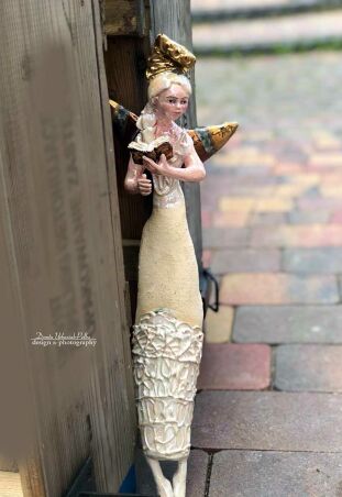 ANIOŁ  TURMALINOWY  Z KSIĄŻKĄ