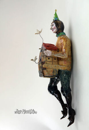 PTASIE TRELE DYGOCĄCE ,ZAWIESZONE NA BRZUCHU