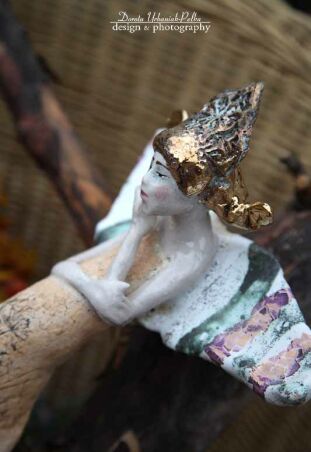 ANIOŁ WSCHODNI O SKRZYDŁACH TURMALINOWYCH