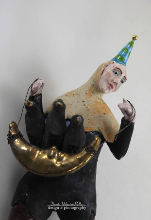 SZARA GODZINA OPARÓW NA ŁĄCE Z TRZEMA KRUKAMI