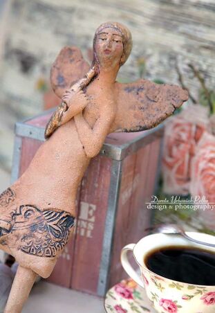 ANIOŁ BOSONOGI ZE ZŁOTYM WARKOCZEM