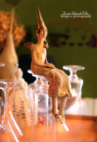 ANIOŁ SZAMOTOWY ZE ZŁOTYM DZIUBKIEM