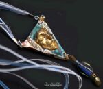 GŁÓWKA  W TRÓJKĄCIE  - WISIOR - BROSZA