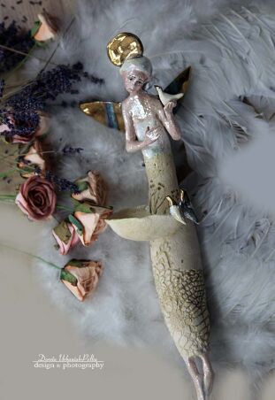 ANIOŁ  TURMALINOWY Z  PTASZKIEM