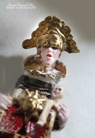 ULICZNY TRAGARZ SNÓW W PIĘKNYCH BUTACH